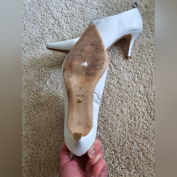 Raye women's white leather heels pointed toe low booties side zip sz 7 - Picture 10 of 13
